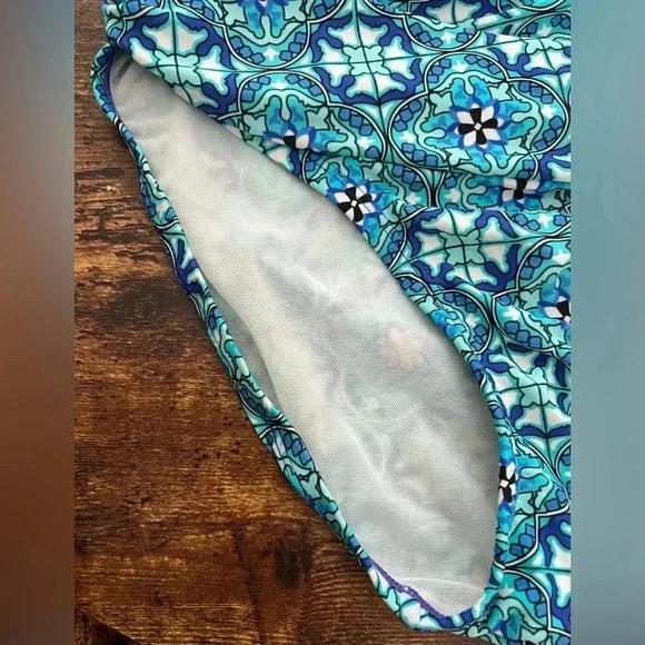 Love Your Assets by Sara Blakely, Spanx | 1 piece Fiesta Tile Swimsuit. Size: M - Picture 3 of 16